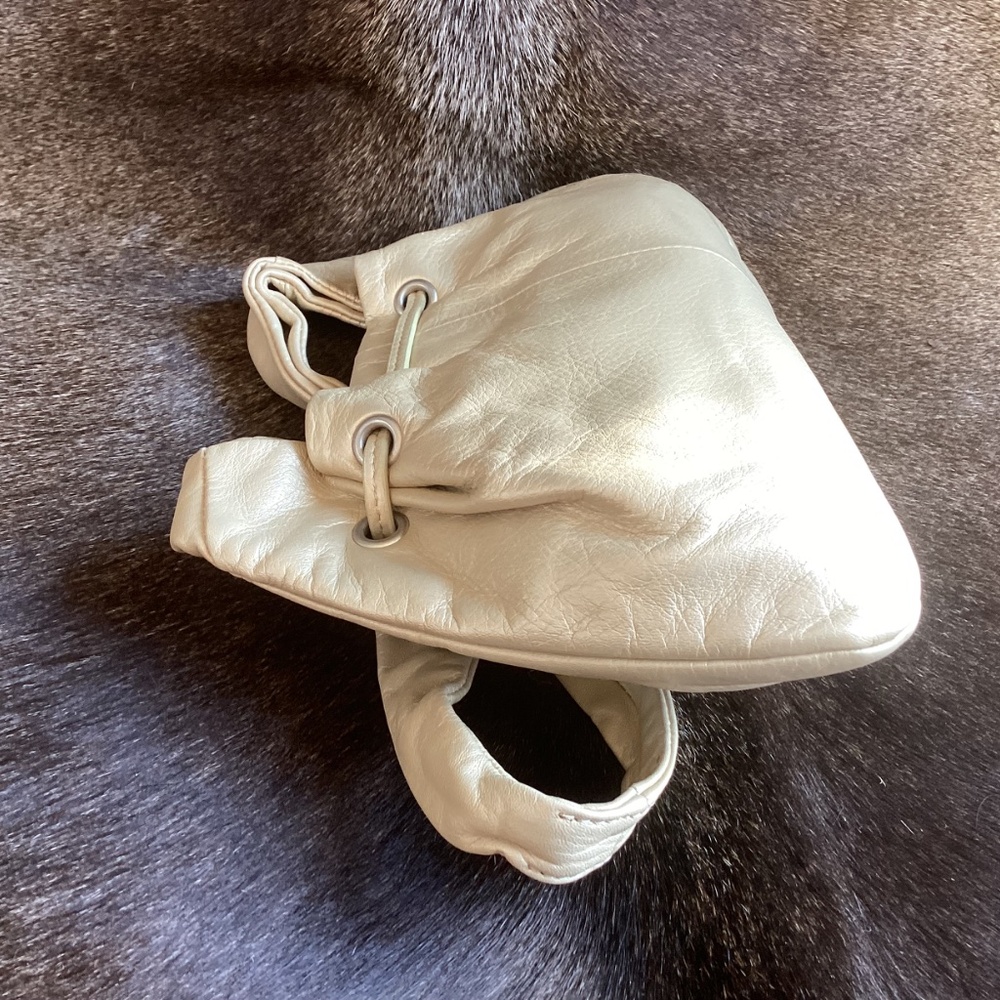 The Sak Gold Leather Slouch Drawstring Mini Shoulder Forearm Carry Handbag 🦋 - Picture 4 of 10